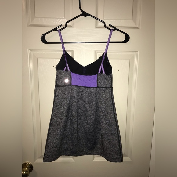 Lululemon | 4 - Picture 2 of 4